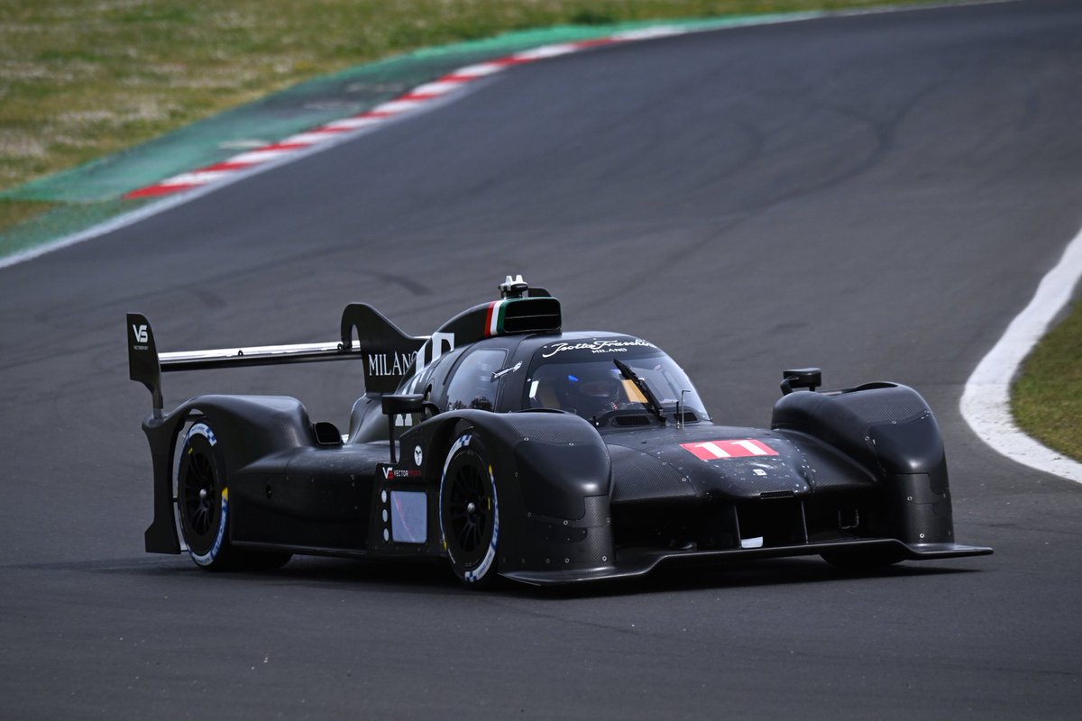 IFautomobili's tweet image. Here... we... GO! 😃
The #IsottaFraschini #Tipo6Competizione is out in #Vallelunga for its first ever in-and-out lap.

Obviously it was very quick, but engineers need to know EVERYTHING from the driver and download all the datas to check if the car is working correctly.