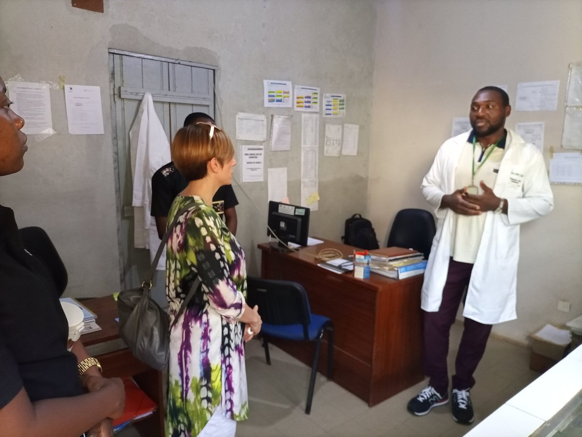 DavilaNdongo's tweet photo. Cc les Humanity's👐🏾

La semaine dernière votre centre d'écoute a reçu dans ses locaux, Mme Esther, consultante de l'USAID pour une visite d'excursion . Plein d'échanges fructueux ont fait l'objet de cette visite... https://t.co/xPNEJTlAsI