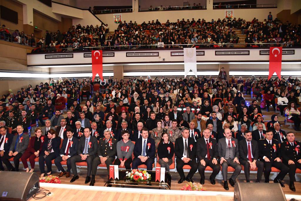 hrumedya's tweet photo. Rektörümüz Prof.Dr. M. Tahir Güllüoğlu,
Şanlıurfa’mızın düşman işgalinden kurtuluşunun yıldönümünü münasebetiyle, Osmanbey Şehitliğnde başlayıp M.Akif İnan Konf. Salonunda devam eden bir dizi etkinliğe katıldı.
Bu zaferi bizlere armağan eden ecdadımızı saygı ve rahmetle anıyoruz. https://t.co/hcOc84FVAU