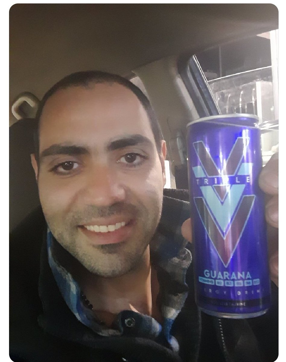 elie_aoun's tweet photo. @WissamRHanna #ما_تفكر_مرتين @LBCILebanon #tripleV whay la3younak ya kbir a7la jalse bhek machroub https://t.co/E4usuMBj2L