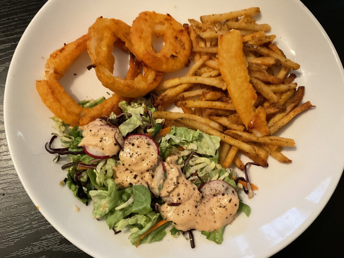 schmoozequeen's tweet photo. @FearOfTheDuck74 @VFCfood Ditto 4 me last week . . . busy week!
Not what I usually eat. This week #poutine is on the menu!
#Taquitos #FieldRoast #StadiumDog @Fieldroast
#Bunless and #Naked
The #Gardein #fishlessfillets are wildly delicious! @Gardein
#MacandCheese powder pasta
https://t.co/ekghcFZNnp https://t.co/I8tLmhnLlP