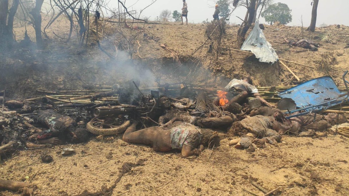justezlike_apk's tweet photo. 🆘‼️About 100 residents of Sagaing's Kanbalu township, Pazigyi village, including children and women, were killed and injured by the #MyanmarMilitaryTerrorists' airstrikes at around 8 AM on April 11.

#2023Apr11Coup #WarCrimesOfJunta #WhatsHappeningInMyanmar
#EndImpunity https://t.co/uH9rcPm4GT