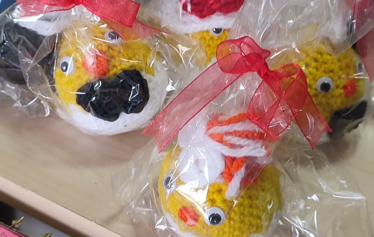 Рачно плетени пиленца и рачна изработени јајца изработени од глина за претстојниот празник Велигден. 

Пиле х 200 ден.
Јајце х 150 ден.

Ко воли нек изволи ❤️