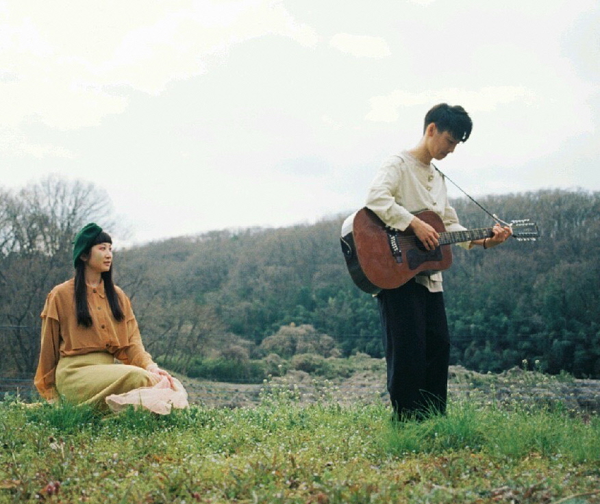 kamo_kankou's tweet photo. \\#第57回雪椿まつり からのお知らせ #11//
#初開催 の『#音楽と踊りの祭典🎵』
アーティストの #GOGHST さんや #ルゥ-Ruu- さん、パフォーマー #Roots の皆さんも出演‼️
#加茂市PR大使 に就任される #西村元貴 さんも登場⁉️
開演🕙10:00
会場🕋市民体育館
#加茂市 #お出かけ https://t.co/rQMzIgd3h8