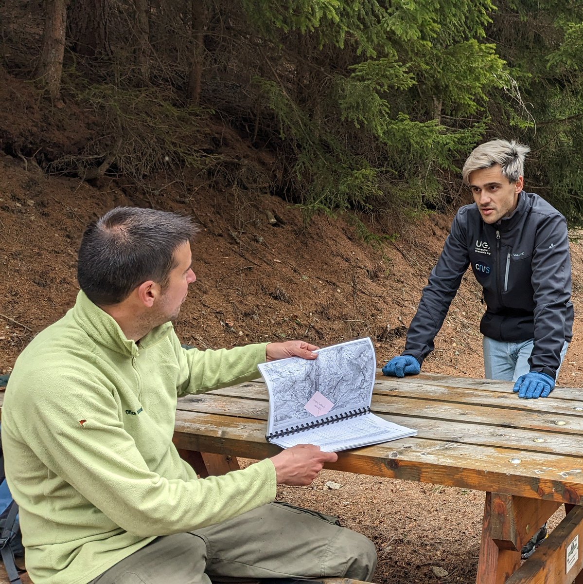mchambru's tweet photo. ⁉️ L'objectif du projet de recherche est de mieux comprendre ces dissonances afin de faciliter les démarches de transition en cours dans la "filière forêt" et ce par la mise en œuvre de méthodes inter- et transdisciplinaires basées sur une approche de terrain
#DFCMgre https://t.co/SDKgO2qqEL