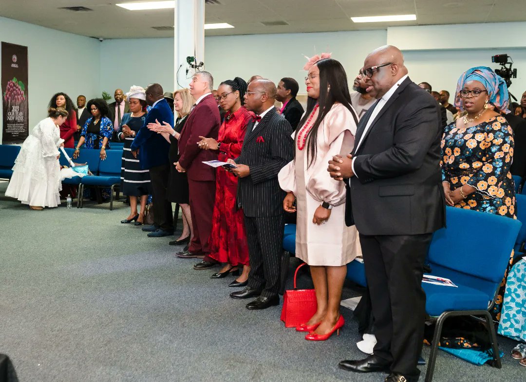 hoachurchtx's tweet photo. I enjoy the grace of prepared places and every door opened to me by God stays opened, leading to greater ones! (Amen)
Join Bishop JD online everyday 6pm CST.

#PursuingGodwithJD #onlineprayers #Dailyprayers #prayer #Houseofabundance 
#FaithDeclaration https://t.co/9iye8Sl1fl