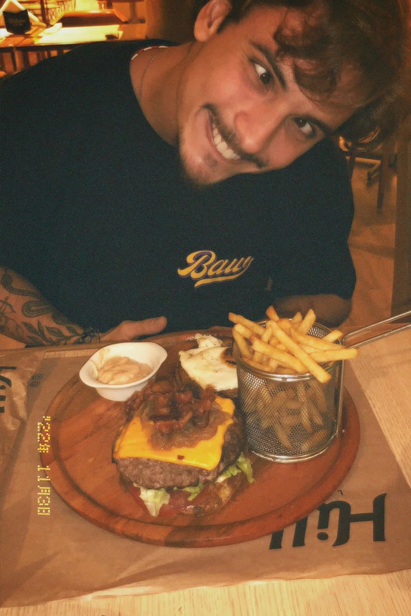 visão de um date cmg 🤙🏻

Leve falta de neurônio e forte fome