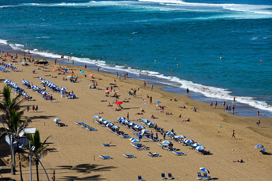 InnovaTICLPGC's tweet photo. 📍La recogida de datos gracias al sistema #SmartBeach nos aporta estadísticas sobre la #SemanaSanta en Las Canteras 🏖️ Estos datos han sido clave para optimizar la eficacia los servicios y la seguridad de nuestras playas🌊 #SmartCities
ℹ️ Toda la info 👉 https://t.co/SznYDdhdps https://t.co/c07HUk5WU1