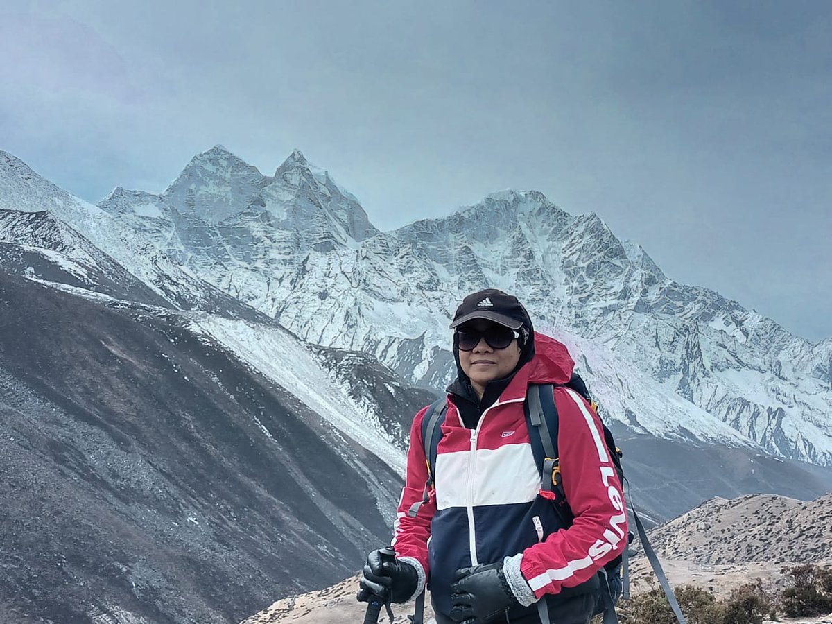 neerajk04018843's tweet photo. On The Way To Everest Base Camp #EBC @ParulSahuKeshri https://t.co/ZvoU6P9Np2