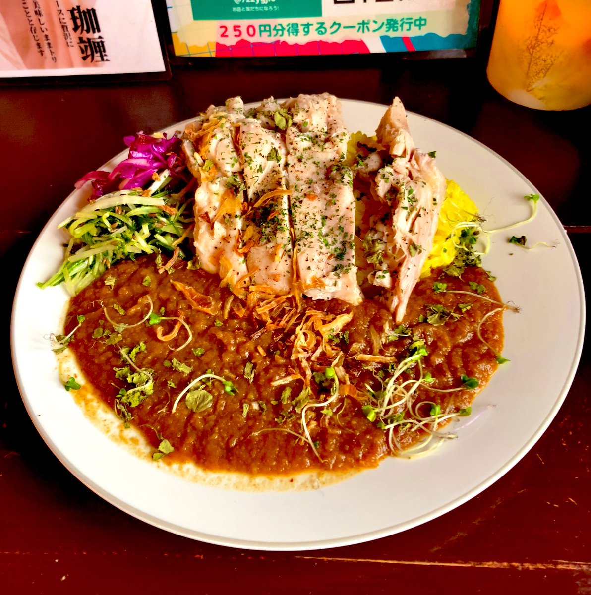 northernroad1's tweet photo. グルテンフリーで出来るだけ油を抑えたスパイスカレーとのことなので近所にあれば二日酔いの復活に利用したい笑
鶏温珈竰
西神カレー
#のろブログ #のろちゃんねる  #北海道 #札幌 #東区 #伏古 #元町 #飯テロ #ランチ #ディナー #グルメ #カレー #ルーカレー #スパイスカレー #無水カレー #西神カレー https://t.co/ny1RxpaO6u