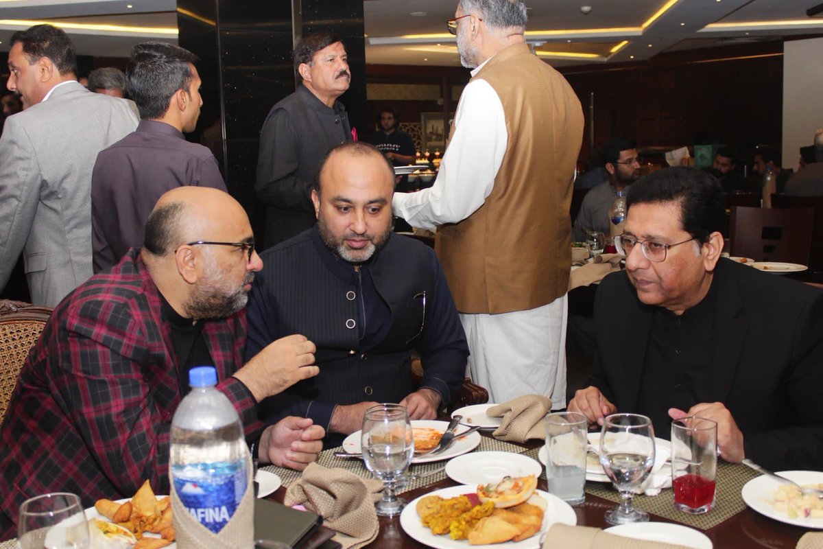 USKT_1's tweet photo. Lahore, Punjab - Mr. Faisal Manzoor (Chairman, Board of Governors, University of Sialkot) and Mr. Muhammad Rehan Younas (President, IISAT University Gujranwala) hosted a Grand Iftar Dinner in the honor of all academic leaders including the Owners, Rectors, and Vice Chancellors + https://t.co/7qUlzgVOeP