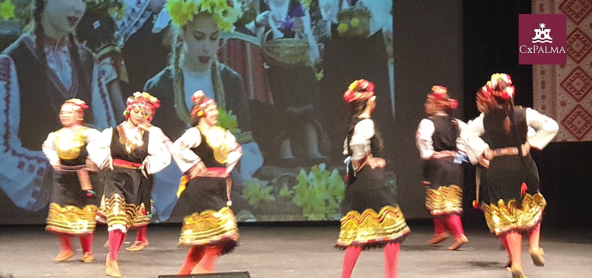 Coaliciobalear's tweet photo. Brillante muestra de danza, quedamos todos con "Bulgaria en nuestro corazón". Una espectacular organización. Felicidades a Sisa Vasilieva. Actuaciones coloristas y magníficas. Gracias a Ivan Petrov por su invitación.#palmacomoencasa https://t.co/uhhfmGR0Ar