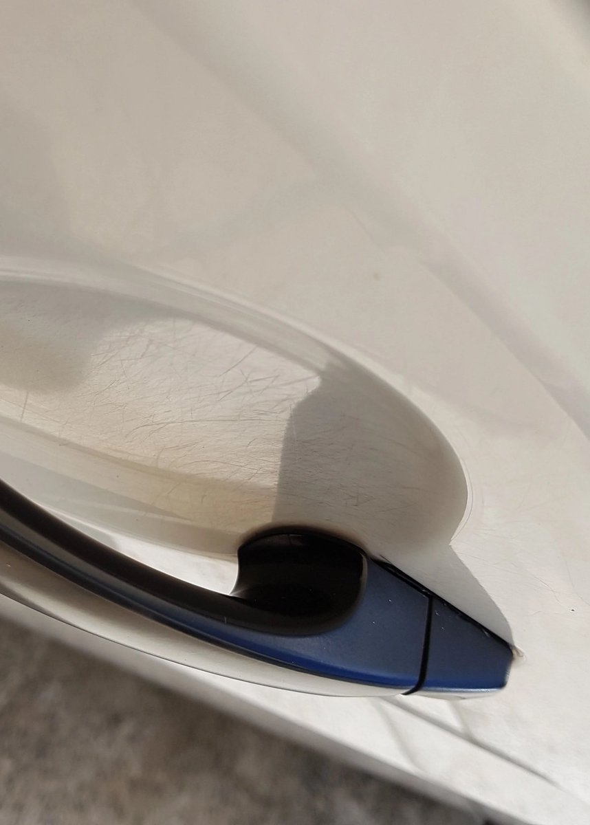 hadifwalid's tweet photo. Lepas 2-3 tahun guna kereta ni sakit pulak tengok makin banyak calar dekat handle pintu ni. Aku dah jumpa macam mana nak hilangkan calar2 ni !! 

Jemput scroll. https://t.co/g8sIISiHIc