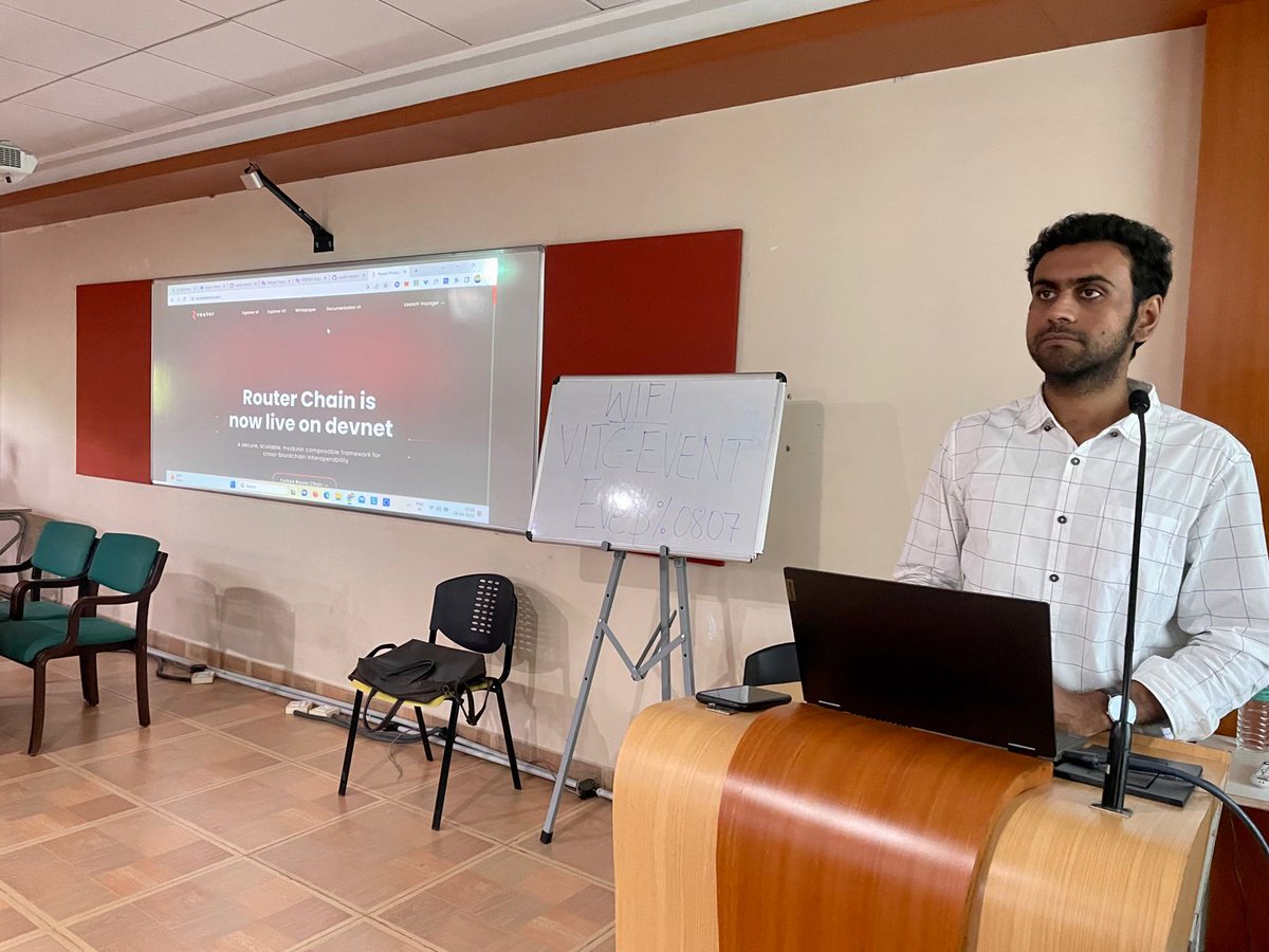 routerprotocol's tweet photo. Wrapped up an amazing workshop on Router Chain at VIT University, Chennai with upcoming devs! 

The students explored Router V2's cross-chain infrastructure and had a great time developing on it. 

#BuidlWithRouter https://t.co/uMbYf8LENq
