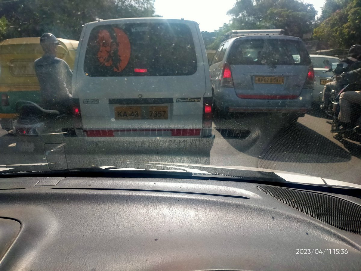 anthonysatish's tweet photo. @ MG Road around 3:30 pm number plate smudged intend not good .. @blrcitytraffic @BlrCityPolice @NammaBengaluroo https://t.co/WTuxtgxe0k
