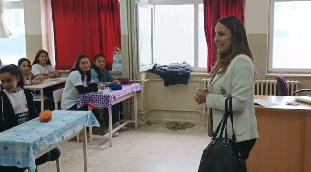 Temel Eğitim Genel Müdürlüğü Daire Başkanlarımızdan Sayın Burcu Dağıtan ve İlçe Milli Eğitim Müdürümüz Sayın Resul ÖZKURT TİMSS uygulaması ile ilgili okulumuzu ziyaret ettiler. Kendilerine teşekkür eder, çalışmalarında kolaylıklar dileriz.