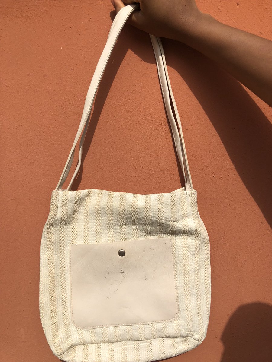 kiitania___'s tweet photo. Hello guys!
Thrifted Tote bags for sale for ₦1,200
@_DammyB_ @TheAjibolaGrey @pagesbydammy 
#pagesbydamicommerce https://t.co/rwrGFRJ5MN