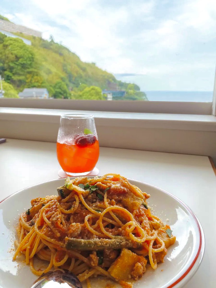 rinka06010's tweet photo. ACAO ROSE SQUARE 3階!
CODA ROSSA🍕
地元食材をメインに使った料理たちが並ぶピッツェリア☺
全席オーシャンビューの最高のローケーションで美味しいピザが食べられる✨
季節ごと商品も変わったりするみたいだから色んな季節に何度も足を運ぶことをおすすめします!
#ACAOROSESQUARE
#CODAROSSA https://t.co/ooDAzis1Lf