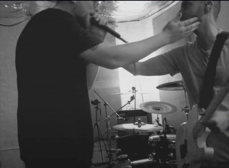 twiceshyuk's tweet photo. Some really touching moments in our recent video 🥲♥️
https://t.co/h1nieXVnlW
#poppunk #rock https://t.co/UFFVqkZwT4