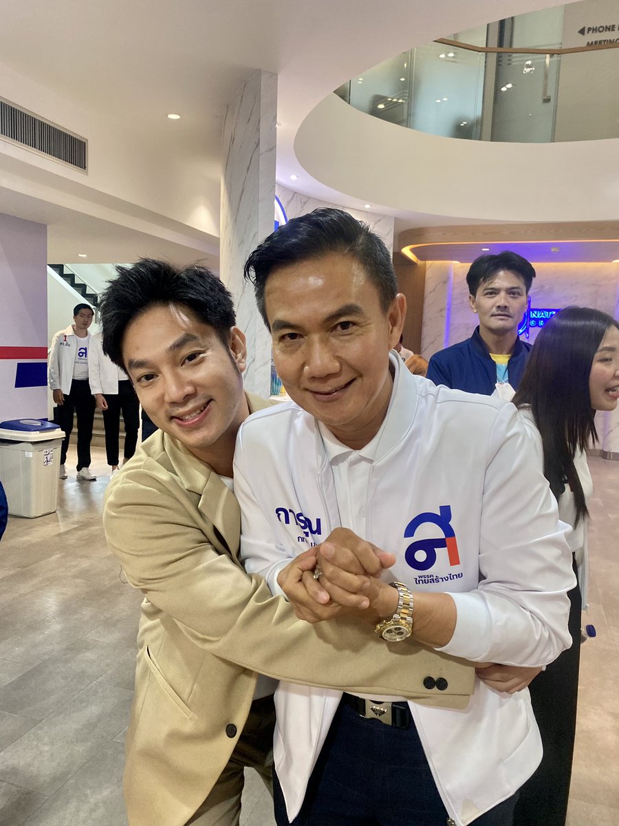 NightPhoomin's tweet photo. ยินดีได้เจอทุกท่านครับ ☺️

4 ผู้สมัคร ส.ส. กทม. #เลือกตั้ง66 จาก #ไทยสร้างไทย #เบอร์32 3️⃣2️⃣ 🗳️ 
1️⃣1️⃣ นรุตม์ชัย บุนนาค (ยานนาวา-บางคอแหลม)
4️⃣ ปณิธาน ประจวบเหมาะ (บางนา-พระโขนง)
🔟 เศรษฐสรร จันทร์ทอง (บางขุนเทียน) @settasan_th 
2️⃣ เก่ง การุณ (ดอนเมือง) https://t.co/nyt8VP0m1r