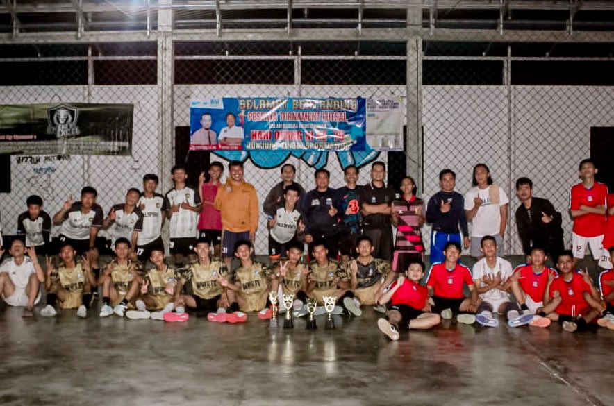 Jompo FC iseng ikut turnamen, bertemu lawan yang merupakan bibit unggul timnas futsal Lampung Barat pada ajang Porprov tahun 2022. Hasilnya pun di luar dugaan, kami jadi samsak.