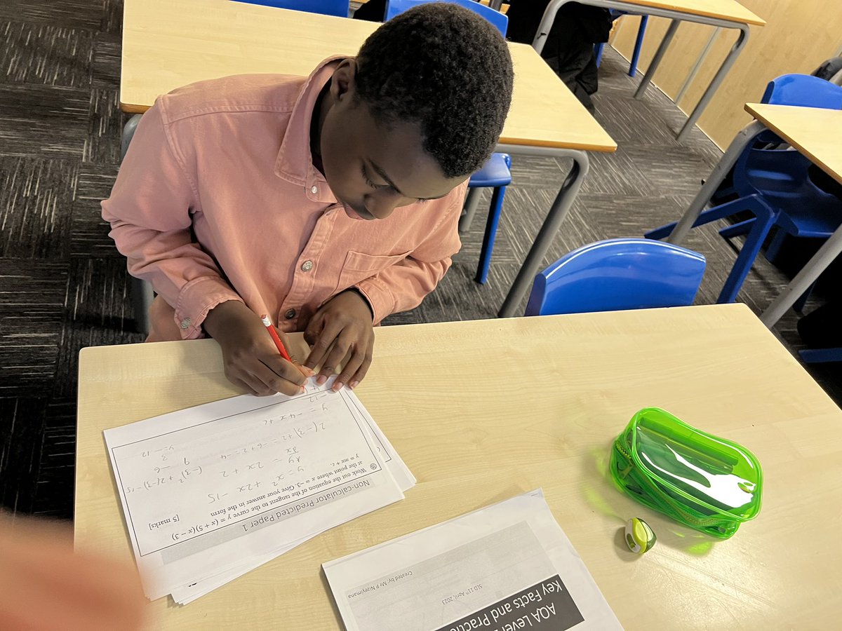 Great revision session during the Further Maths Super Learning Day <a href="/McrAcademy/">Manchester Academy</a> Students demonstrated great resilience and determination in preparation for their summer exams.#residence
#ilovemaths #furthermaths