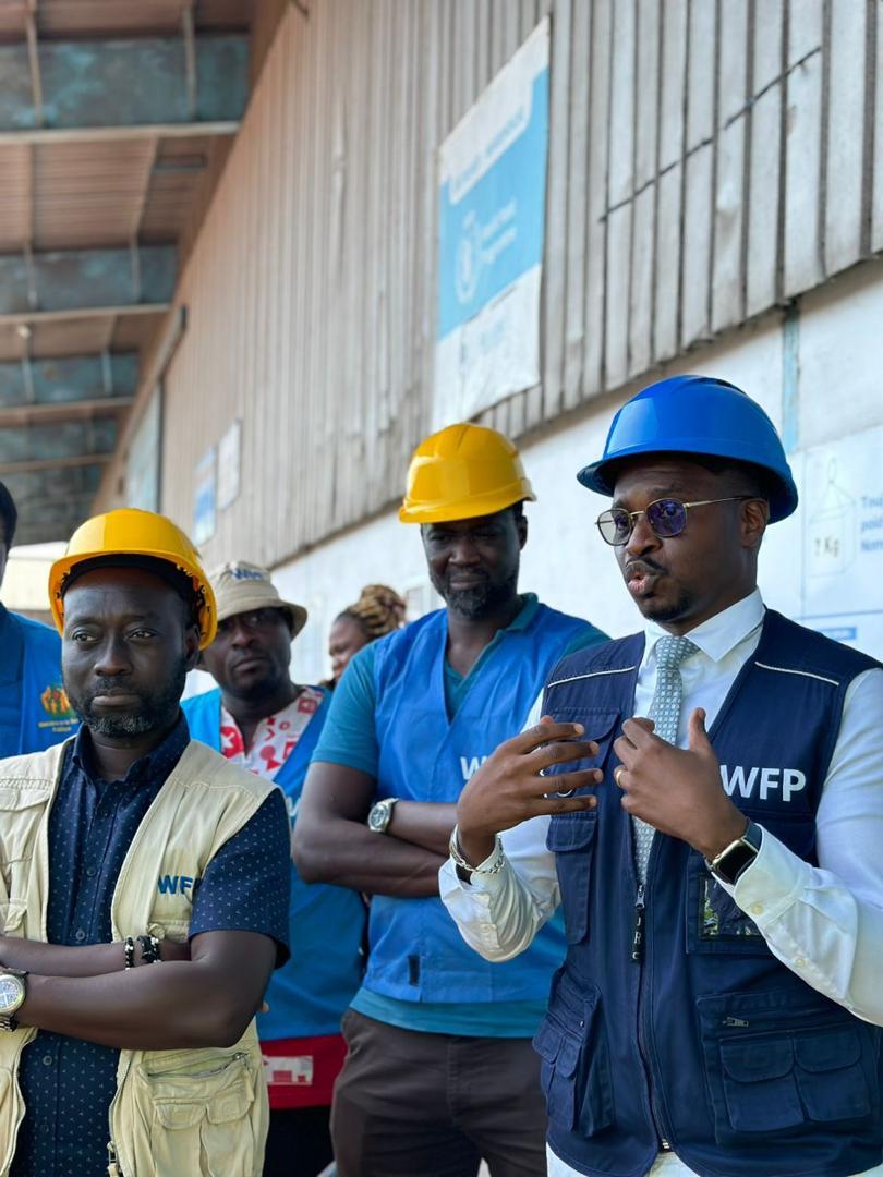 WFP_Cameroon's tweet photo. #Cameroon🇨🇲

Visiting @WFP warehouse in Douala with an annual average transit capacity of 100,000MT of #Food commodities to Strengthen #FoodSecurity in Cmr

Representatives from @diplocam_minrex, @MinepatCameroun @MINEPIA @MINAT @minproffcmr  @MINFI, @MinsanteCMR  &amp; @MINEDUB https://t.co/JzbBDd9Wr1