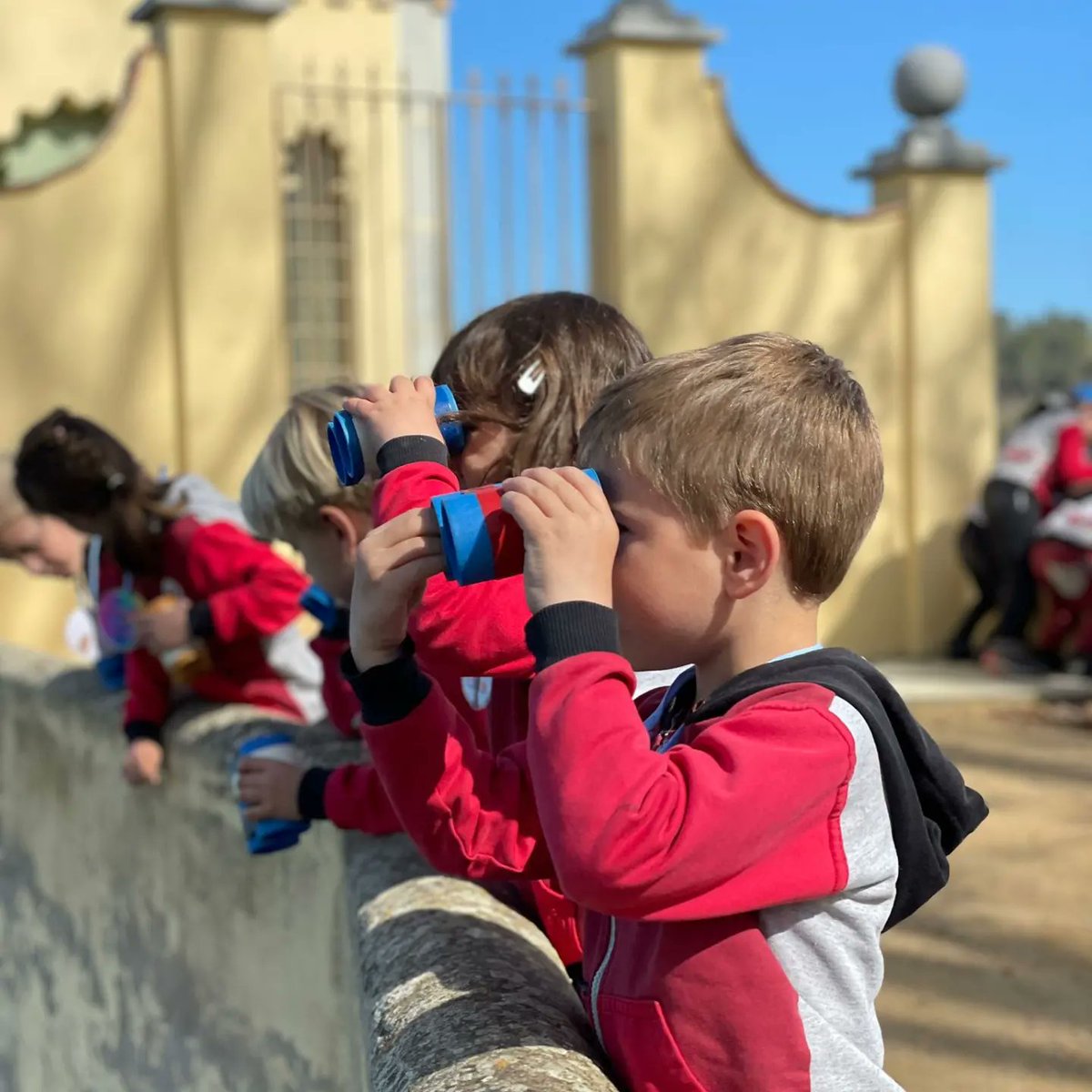 VedrunaGirona's tweet photo. Descoberta de l'estany de Banyoles dels d'I5 amb els 5 sentits! 🌿🦋🐞🐝 Ens ha encantat el projecte d'en Blauet! #INFvedruna #decididament #intensament #escolaoberta #escolacompetent #escolapropera #estany #Banyoles #natura #biodiversitat #treballperprojectes https://t.co/jbJF2Q7Zdd