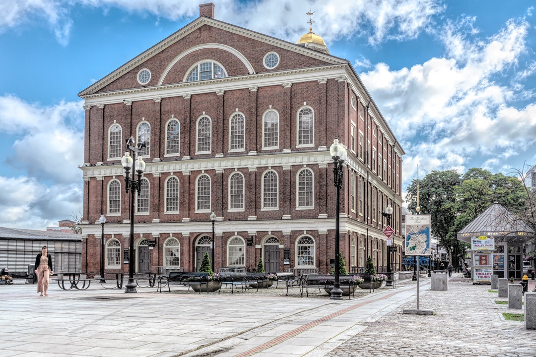 Historic Boston Massachusetts MA Market Feneuil Hall prints are available @Etsy buff.ly/3KMggCm #BostonLandmark #VisitBoston #TravelPhotography #AYearForArt #SPringIntoARt #GiftThemArt