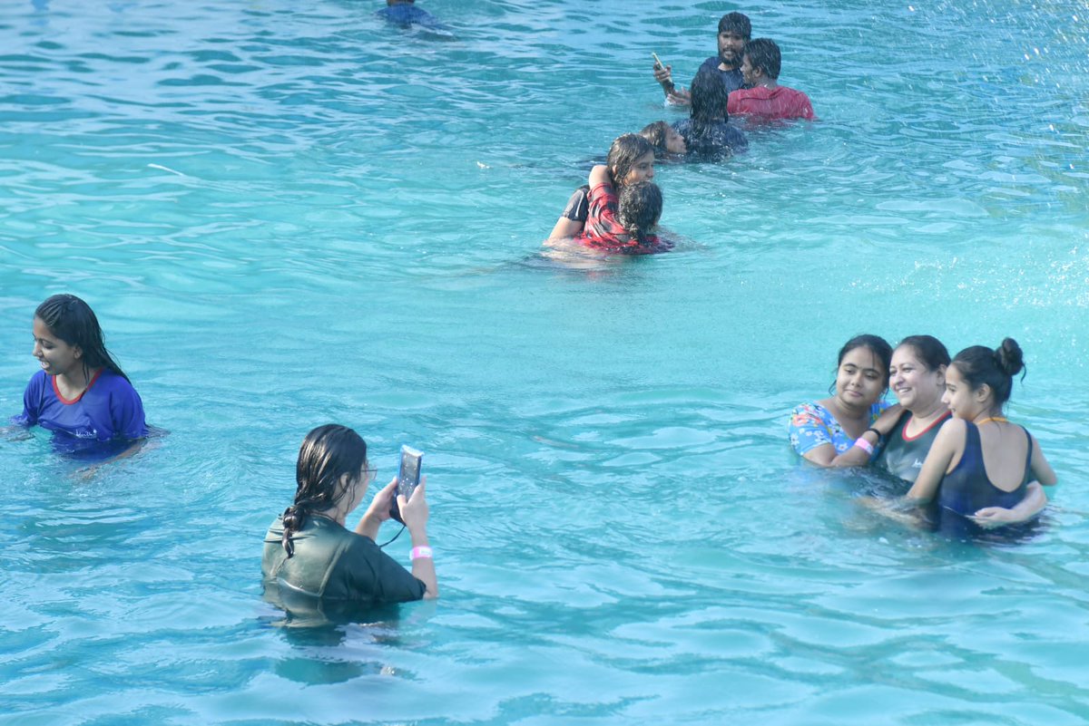 jalvihar's tweet photo. Experience the ultimate fun and relaxation with your loved ones at our wave pool. Come and dive into the cool blue waters for a refreshing break from the summer heat! #jalavihar #Jalvihar #waterpark #hyderabad #thingstodo #funplaces #waterslides #swimming #raindance #wavepool https://t.co/EfT3WGwMsQ