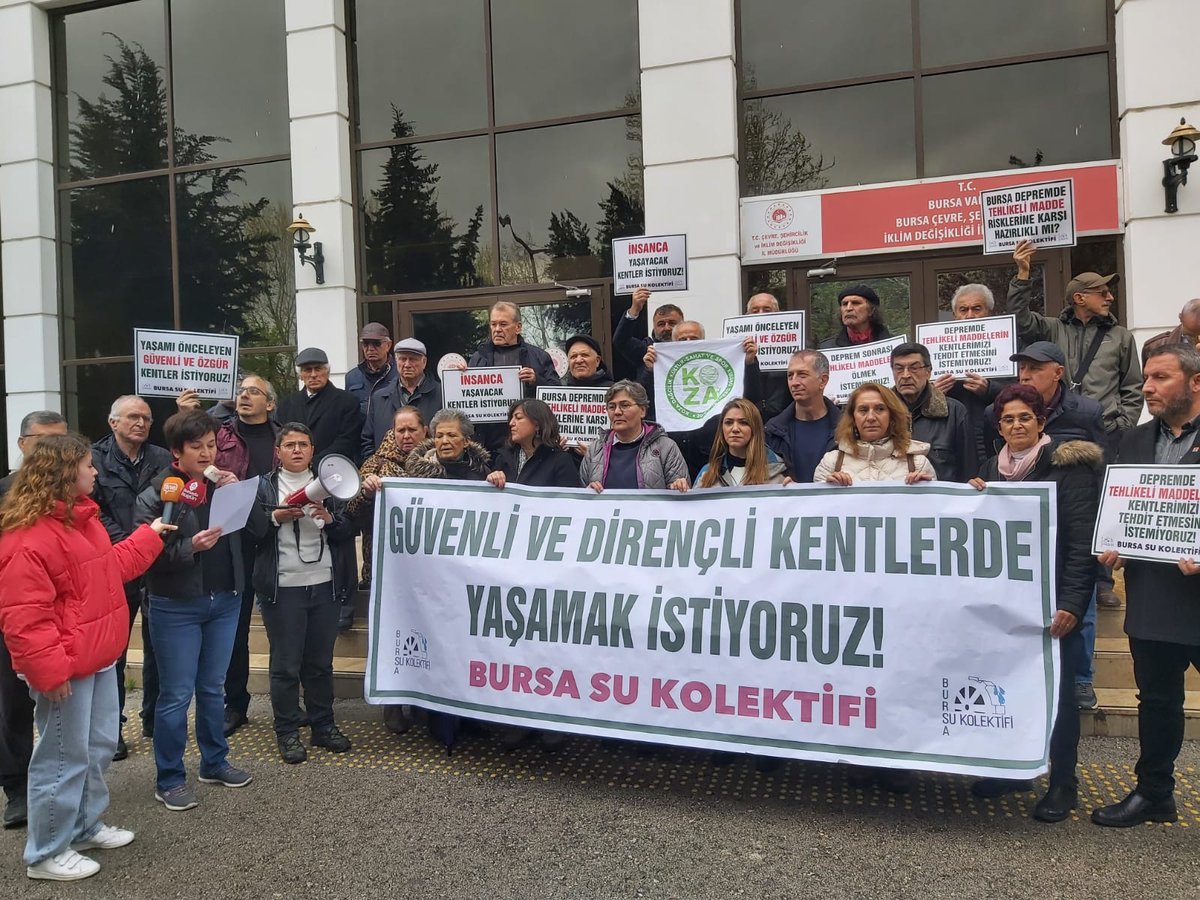 sendika_org's tweet photo. Bursa Su Kolektifi: "Tehlikeli maddeler depremde kabusumuz olmasın!"

https://t.co/SLTMsNQAhc https://t.co/lx675a8dJu