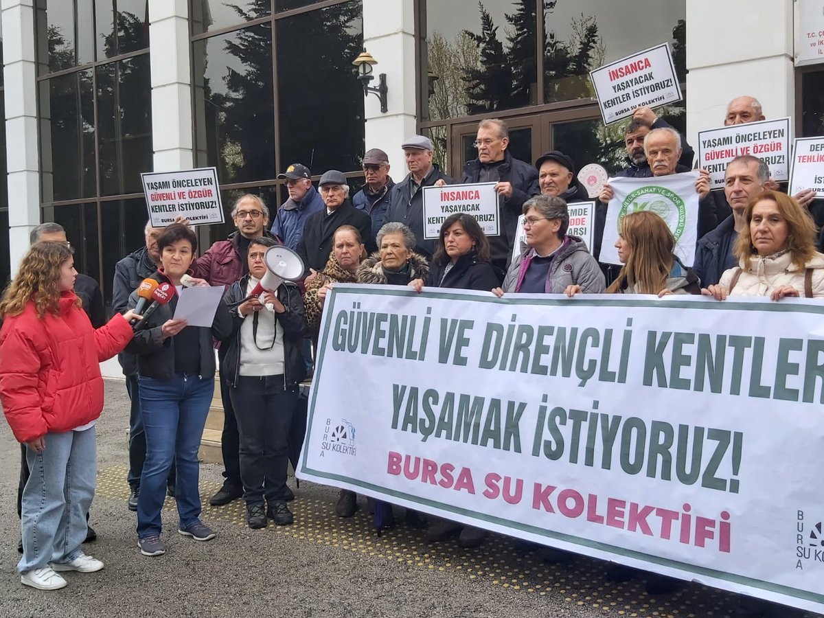 sendika_org's tweet photo. Bursa Su Kolektifi: "Tehlikeli maddeler depremde kabusumuz olmasın!"

https://t.co/SLTMsNQAhc https://t.co/lx675a8dJu