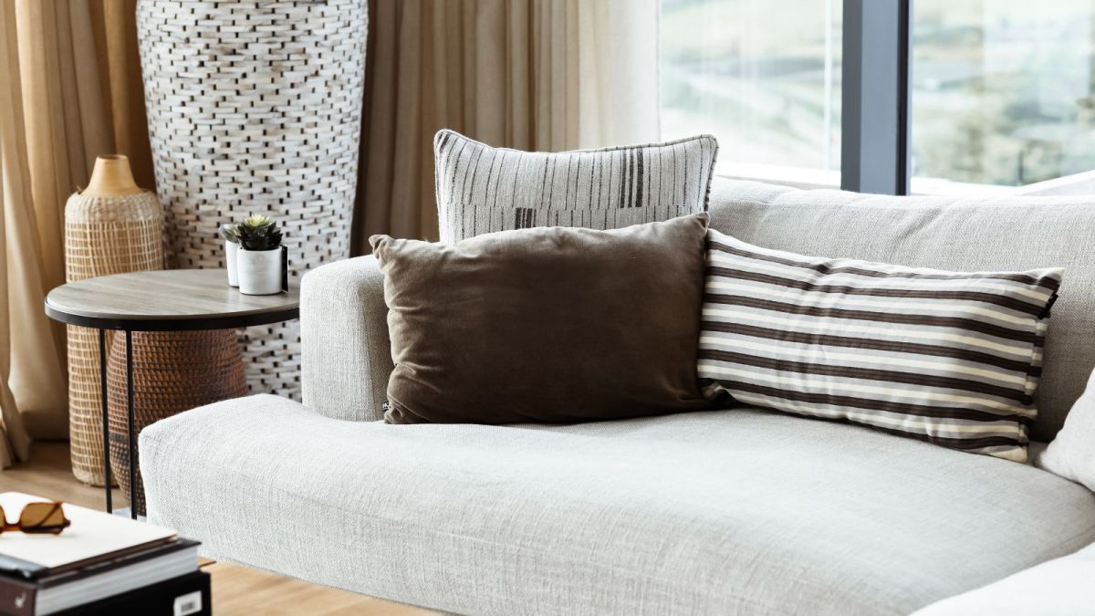 5 simple steps to steam cleaning a couch – and why it is beneficial https://t.co/1kLKHBBcdI https://t.co/ssB8gRHpEA