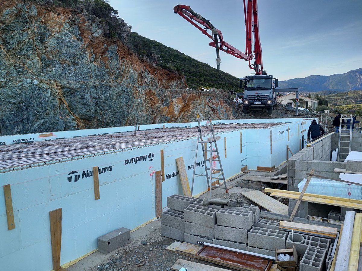FredericAnziani's tweet photo. Coulage bloc coffrant isolant nudura de scaf innovation Borgu https://t.co/B0An0YKvXp