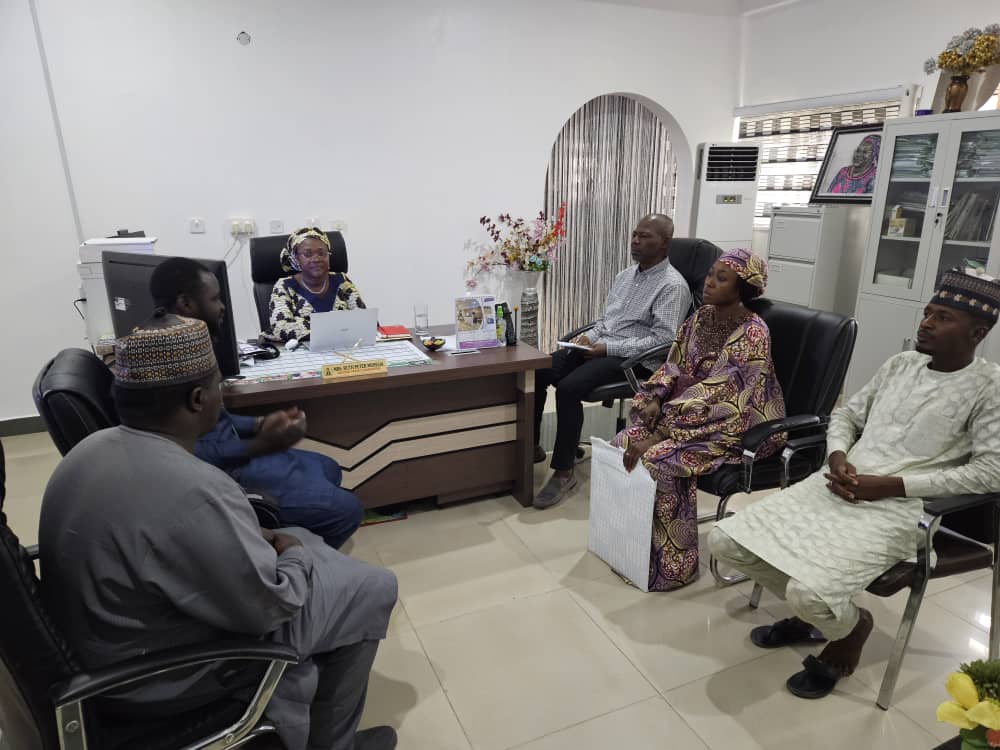 nfwp_sup's tweet photo. Courtesy call on National Project Coordinator Nigeria for Women Project, Mrs. Ruth P. Mshelia by Northern Nigeria Students Forum (GAMJI) led by it Coordinator Zone 'A'. The NPC of NFWP supported by her team delightfully received a Certificate of Recognition at her office. https://t.co/T0PmJ9fgMq