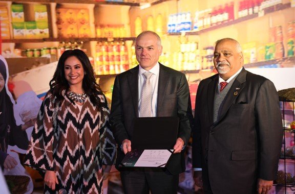WFP_MENA's tweet photo. Celebrating a special Ramadan with our partners & the community at the #WFPSohour, #BringingHopeToTheTable.
Thank you Ambassador Wabenhorst for pledging #Australia's support to recognize & celebrate the achievements of WFP's #SheCan women economic empowerment program in #Egypt. https://t.co/AFpI7SyU0V