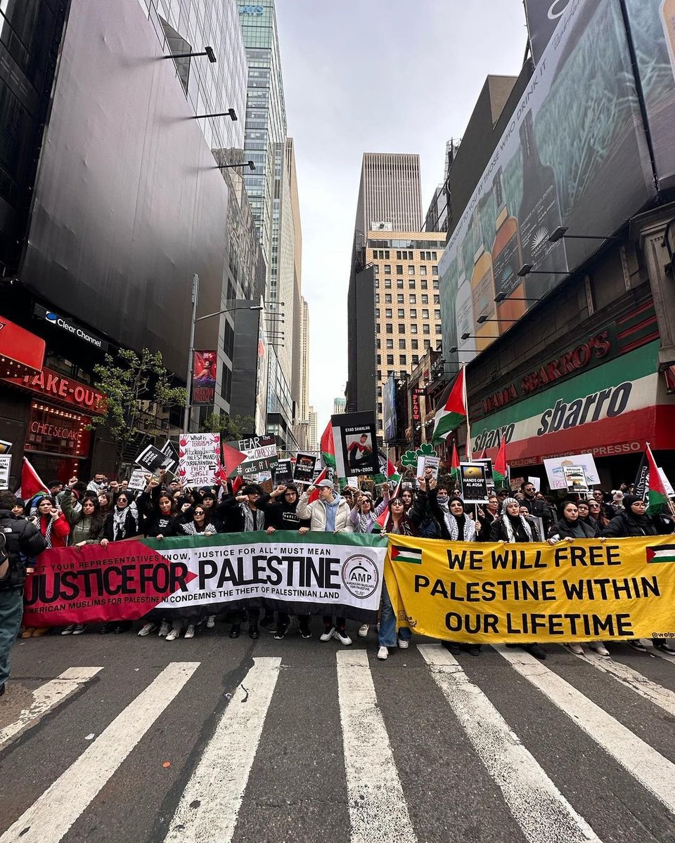 Motherl28134473's tweet photo. Protest for Palestine in Time Square, New York City
#FreePalaestine https://t.co/b10ONXvsOF
