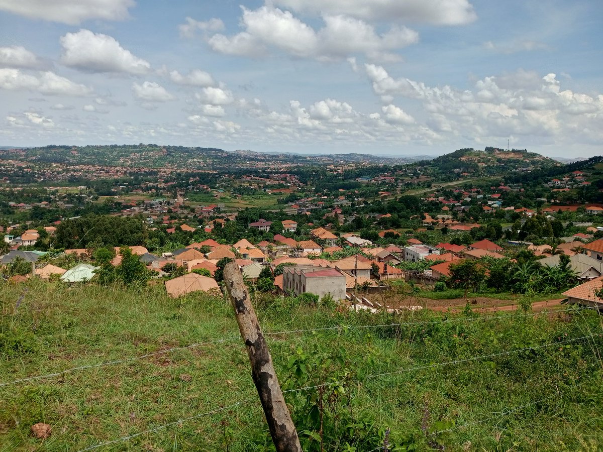 shukranproperty's tweet photo. RESIDENTIAL PLOT FOR SALE IN #SEGUKU KATALE WITH WITH NICE HILL VIEW AND NICE NEIGHBOR HOOD. #30DECIMALS WITH READY TITLE, SELLING PRICE #170M( last price).CALL 0706592177 https://t.co/ImOfkAeEFF