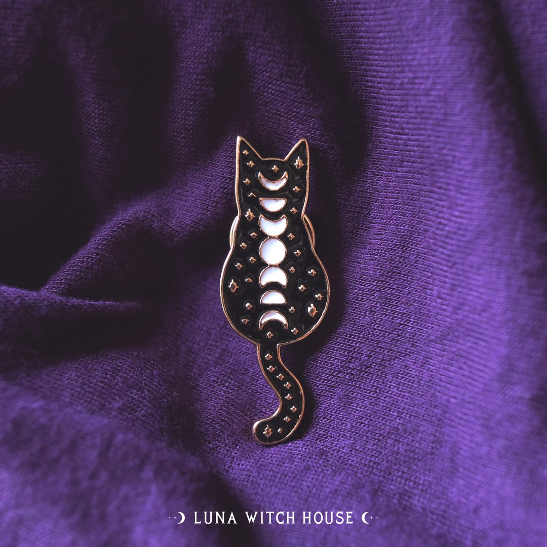 LunaWitchHouse's tweet photo. 🐈⬛ Happy #NationalPetDay Here's some cat products for all you crazy cat lovers! 🐈⬛
https://t.co/OWuGXh5HED
#witchesoftwitter #gothicpin #witchpin #witchaccessories #witchfashion #gothicfashion #gothicart #witchart #gothicpins #witchtwt #blackcat #catpin #catart #catprint #witch https://t.co/GnpnG7fpEy