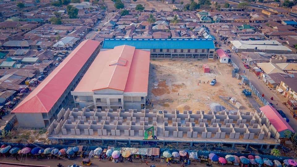 Ravevebalagoro1's tweet photo. PROJECT UPDATE: Barnawa Market
Location: Kaduna South LGA
Completion Status: 73%
#Shopsforall
In Block A, building works are ongoing and roofing is set to commence soon. Meanwhile, foundation works have commenced in block E https://t.co/H4Qsm9bzuH