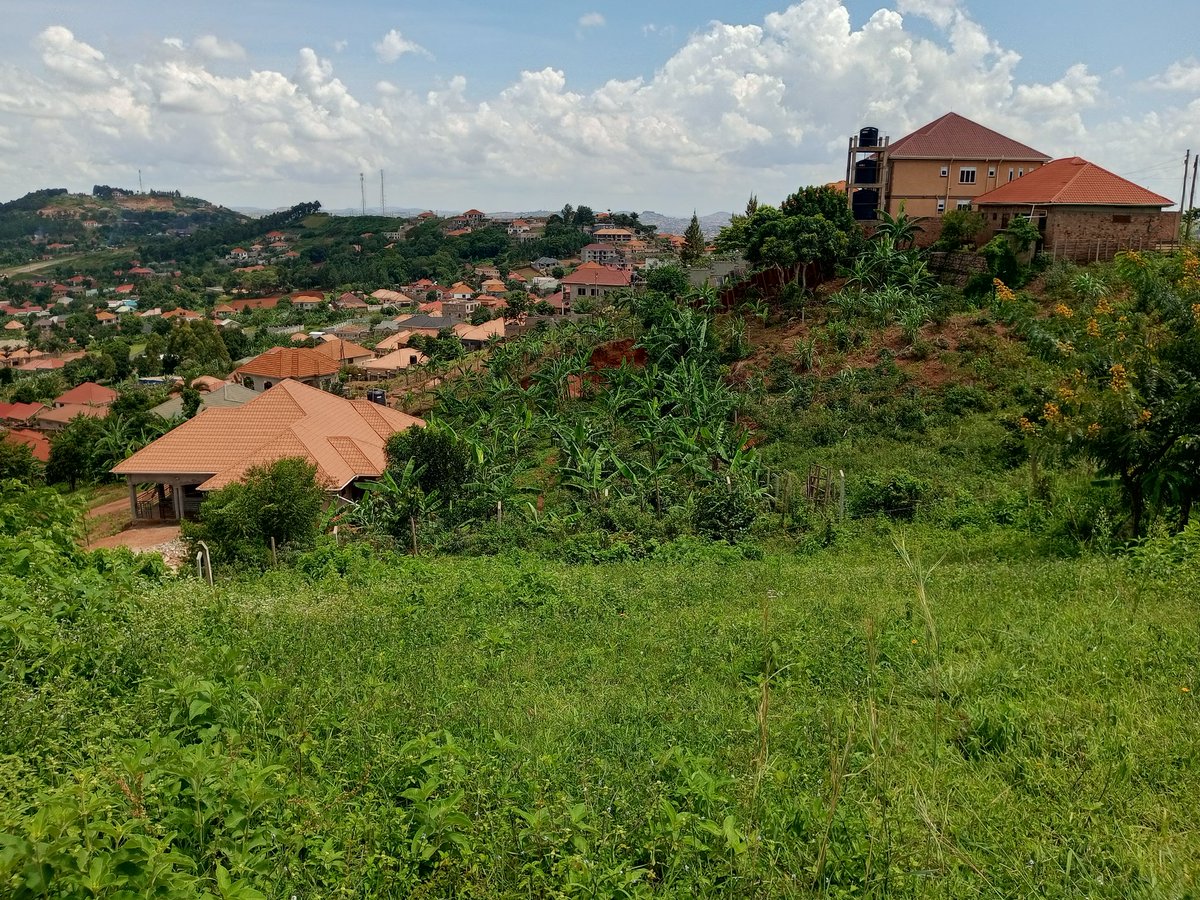 shukranproperty's tweet photo. RESIDENTIAL PLOT FOR SALE IN #SEGUKU KATALE WITH WITH NICE HILL VIEW AND NICE NEIGHBOR HOOD. #30DECIMALS WITH READY TITLE, SELLING PRICE #170M( last price).CALL 0706592177 https://t.co/ImOfkAeEFF