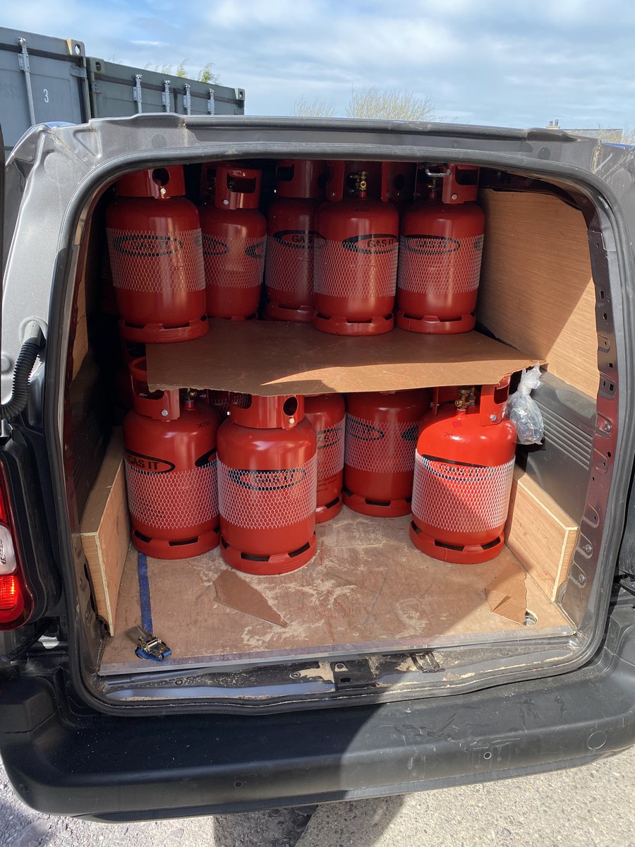 Nice delivery of GAS IT 6kg &amp; 11kg bottles going to one of our dealers last Thursday.  They reported they were struggling to keep up with sales of our GAS IT refillable bottles so they bought a van load which they say should last them a month

6kg £120.45 + vat
11kg £135.05 + vat