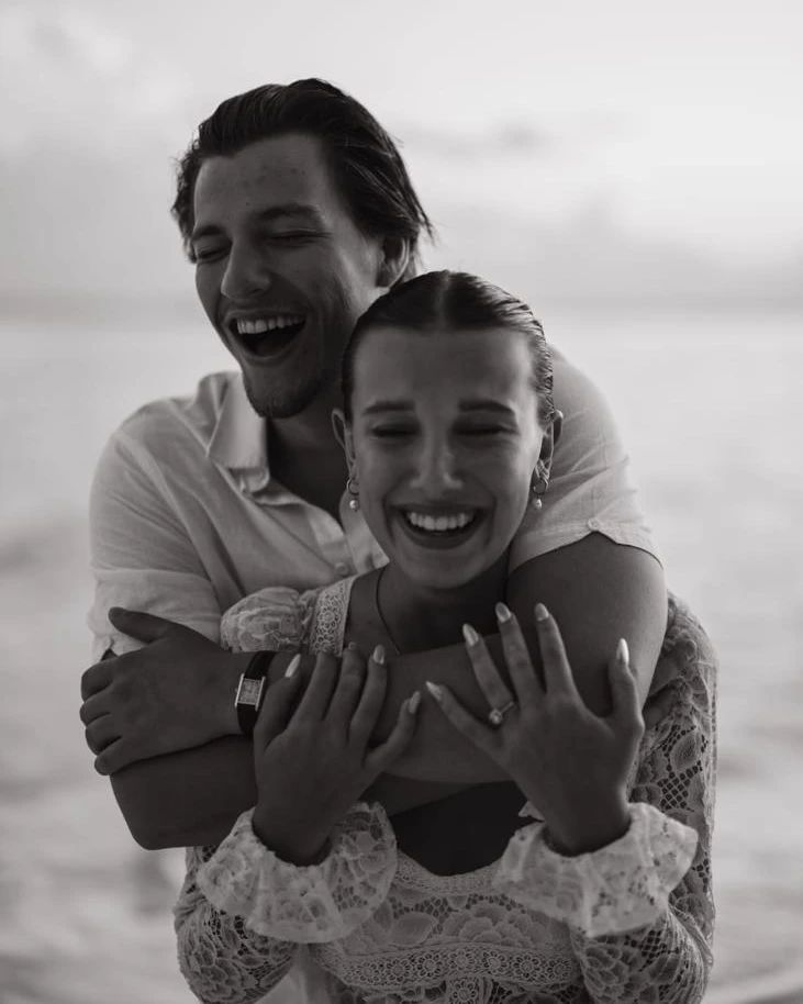 a Millie Bobby Brown vai simplesmente CASAR com o filho do Jon Bon Jovi, e eu tô apaixonada nessas fotos