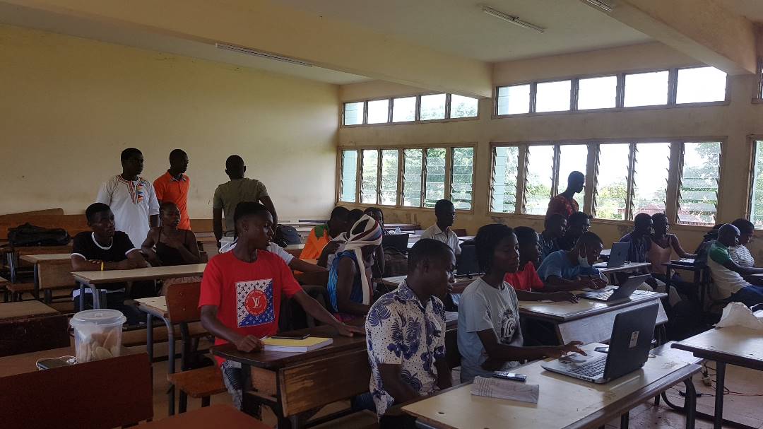 ujdmMan's tweet photo. Le bureau de #Daloa de l'Union des Jeunes Dynamiques de Man (#UJDM) organise, ce dimanche 16 Avril 2023, à l'Université Jean Lorognon Guede (#UJLG) de Daloa, à partir de 14 heures, une formation gratuite en outils informatiques #Excel.
Sachant qu'Excel est l'un des outils
1/3 https://t.co/EY2GuNaL51