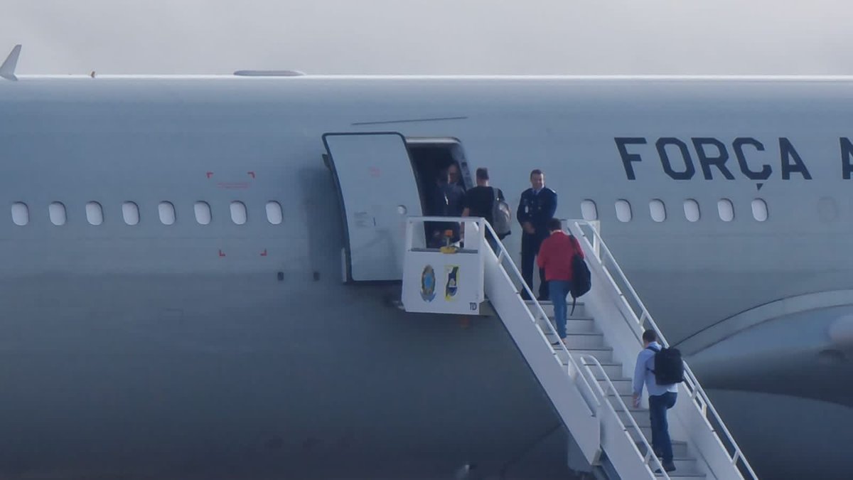 Embarco neste momento, junto ao presidente @lulaoficial para a China! Entre as missões, fortalecer o diálogo e a parceria econômica com uma das maiores potências mundiais. E isso só é possível pois estamos recuperando o prestígio que perdemos com os 4 anos de desgoverno Bolsonaro
