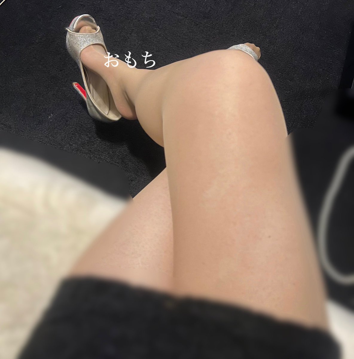 omochi___20's tweet photo. みんな変態だから
目いっちゃうでしょ？

#足裏 #足裏フェチ #足フェチ #あんよ #パンスト #ストッキング https://t.co/Sard1VfZS6