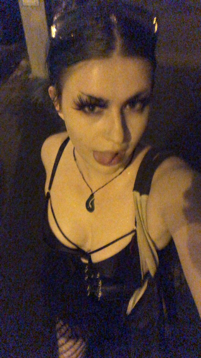 // i never do #munday and ive been inactive but yowlow