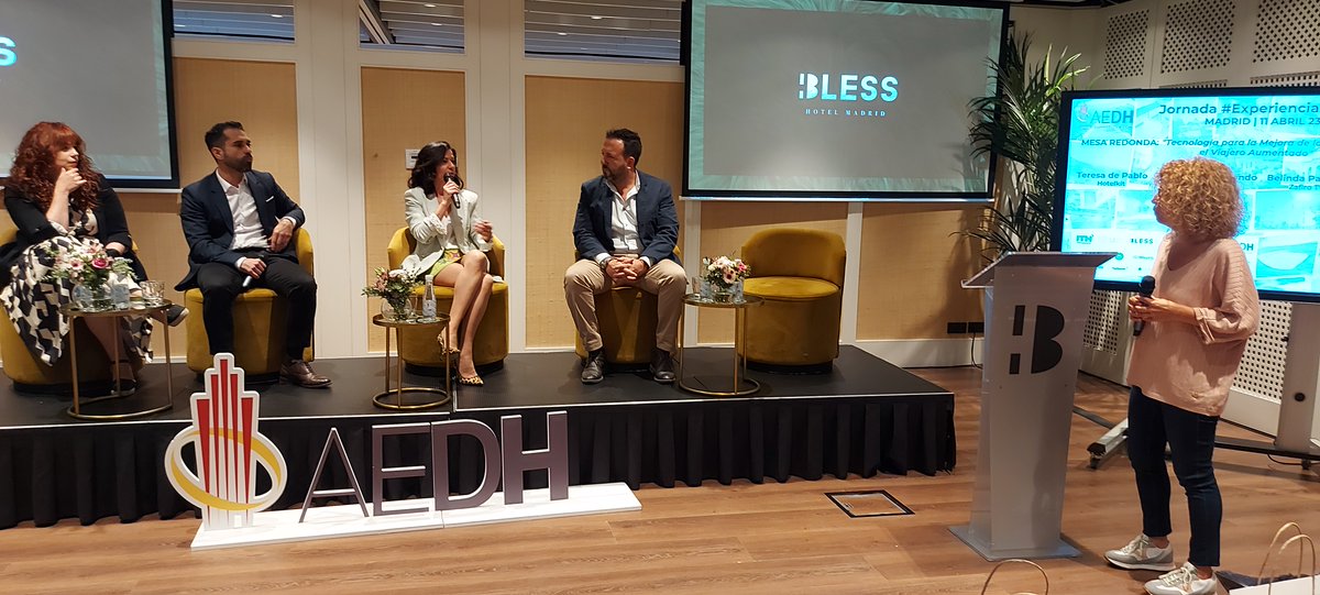 IsidroTenorio's tweet photo. Mesa de el "Viajero Aumentado", moderada por @luisafanjul, en #ExperienciasAEDH #BlessMadrid. Mejorando la experiencia del viajero! https://t.co/1NPYmPrsIo