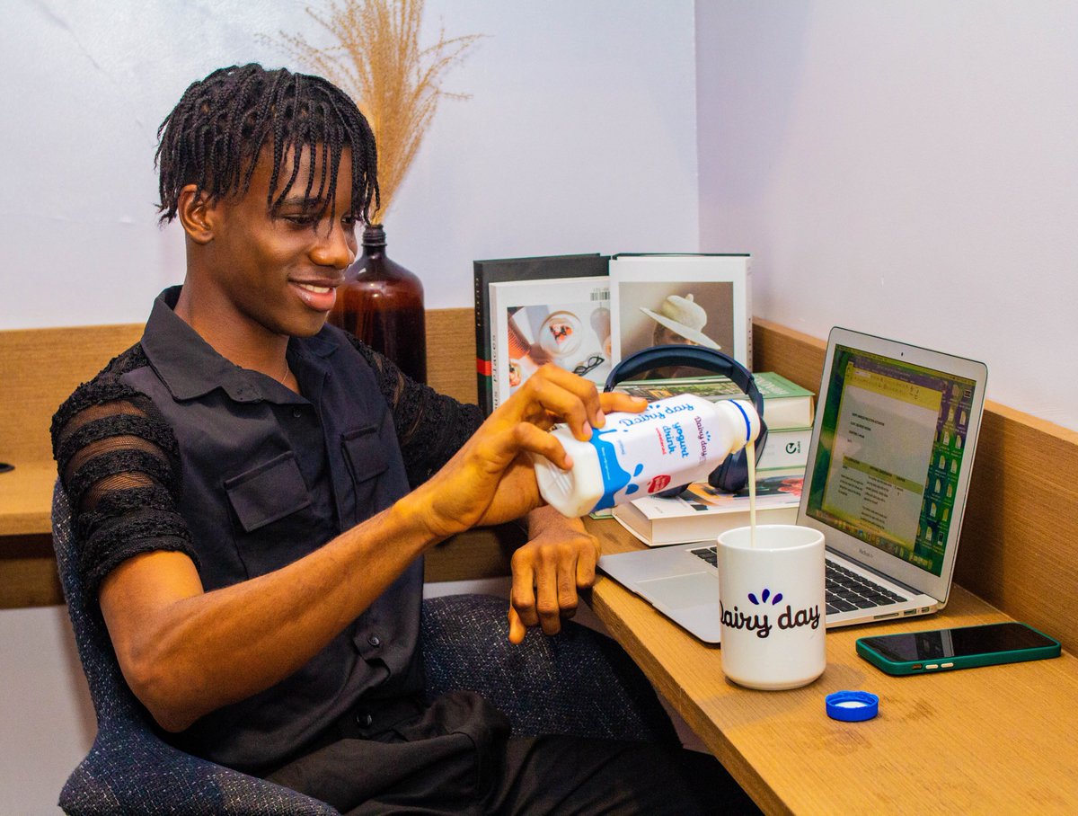 deli_frost's tweet photo. Welcome back to a new week after a long holiday๐ค.
We hope you had a lovely holiday.
It's time to smash those weekly goals!
Let's get it on!
#deliftost #dairyday #breakfast #milk #workmode #work #happynewweek #chocoday #dairyday #Tuesday #lagos #available #foodie #fun https://t.co/tthdI3zNtq