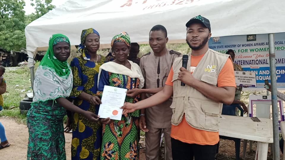 nfwp_sup's tweet photo. As a way to advance the course for better livelihood collective with solid structure guided by good governance in Ogun state, the state project coordinating unit has registered her livelihood collective groups as cooperative in ministry of community development and cooperative. https://t.co/OCC5DP7QDL